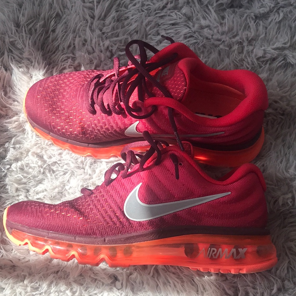 Men’s Nike air max ONLY WORN ONCE!